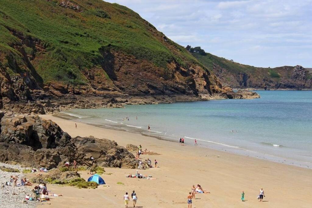 Maison De Proche Des Plages Paradisiaques * Pléhédel